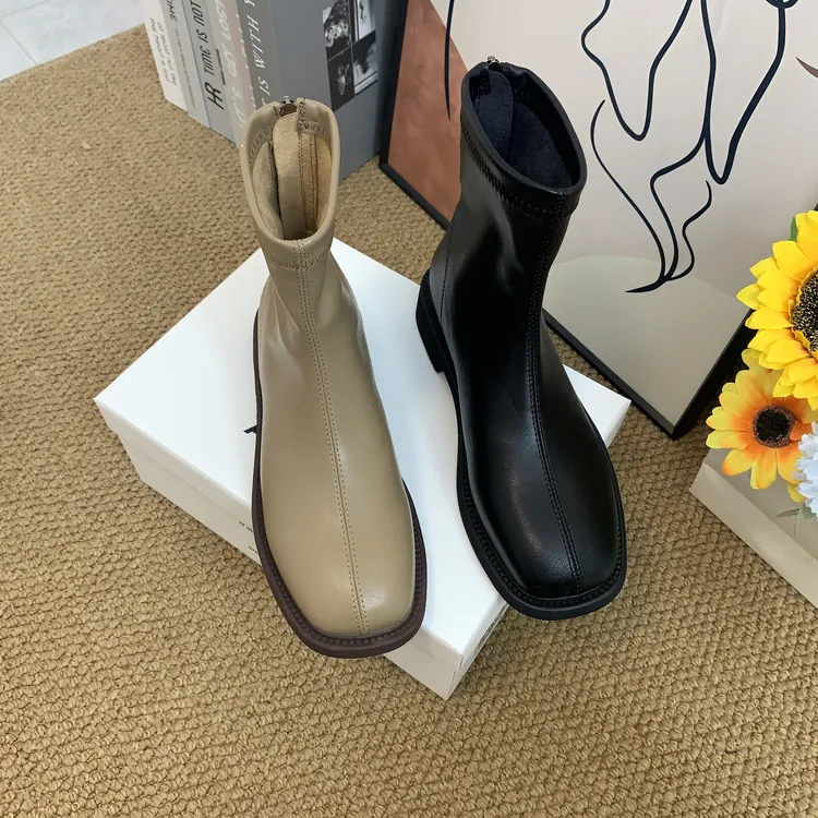 韩系方头黑色短靴女平底2025秋季新款弹力靴马丁靴百搭瘦瘦靴092