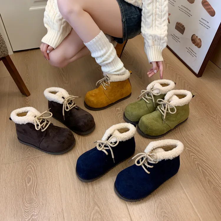 胶粘圆头成人冬季时尚雪地靴平跟防水台休闲风