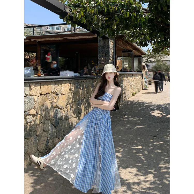 设计感重工蕾丝拼接格子吊带连衣裙2025夏季新款显瘦A字长裙女潮