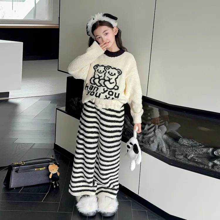 儿童睡衣2025新款秋冬初中生女孩法兰绒家居服女童保暖6-12岁潮款