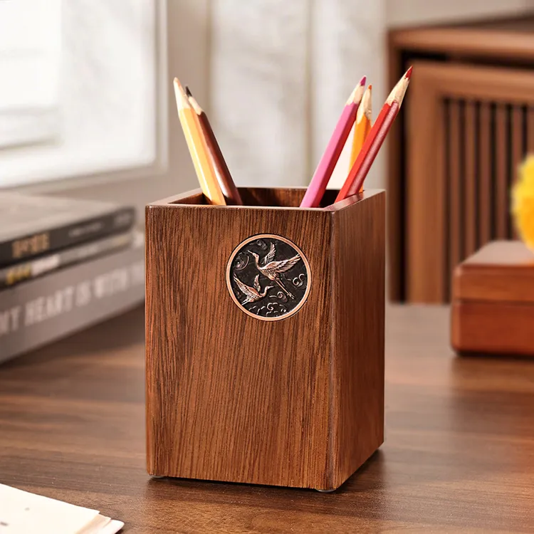 高档实木笔筒胡桃木办公室桌面高级感收纳盒轻奢创意学生儿童笔桶