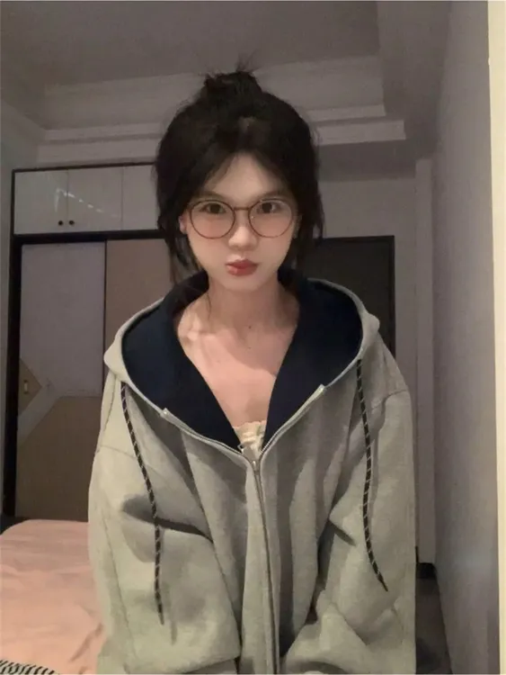灰色oversize撞色连帽拉链外套女春秋新爆款慵懒风设计感开衫卫衣