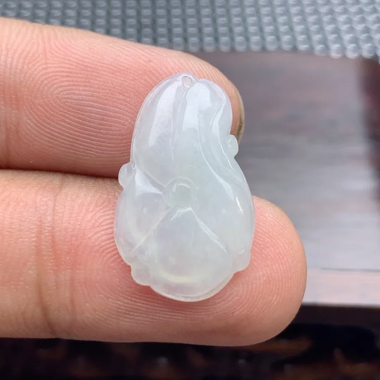 缅甸翡翠天然A货玉荷叶吊坠小孩女款白色糯冰种挂件项坠宝宝精美