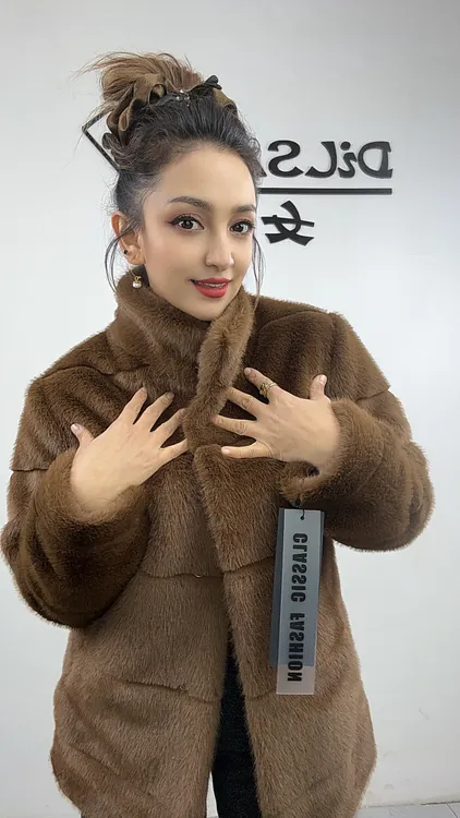 人造皮草 人造皮草时尚女士保暖冬季休闲皮草宽松设计