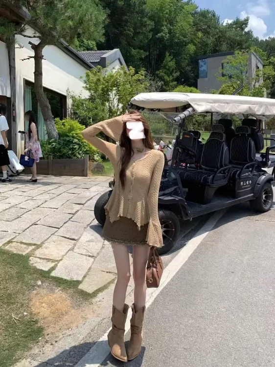 秋季法式纯欲温柔风喇叭袖针织小衫女秋独特v领收腰上衣AM25973