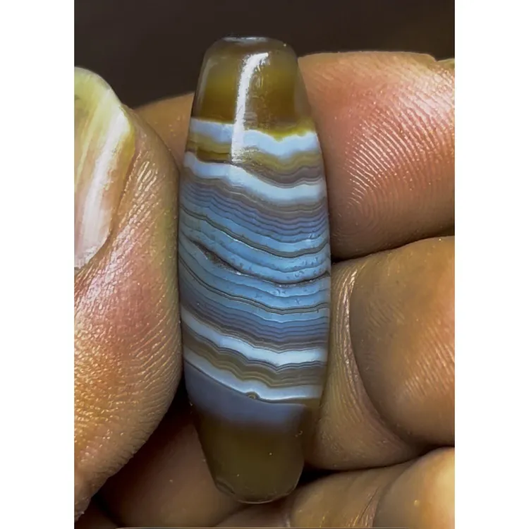 只买单纯的吊坠，没带链子，属的性质。大理石吊坠 带眼珠子男女同款