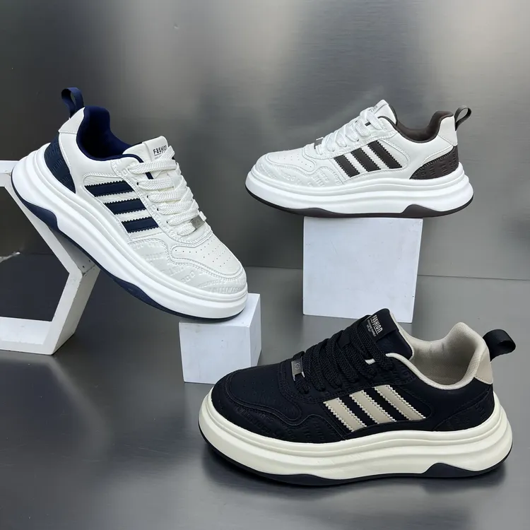 秋冬新款男士时尚百搭休闲鞋轻便软底运动鞋轻奢皮面厚底板鞋潮鞋