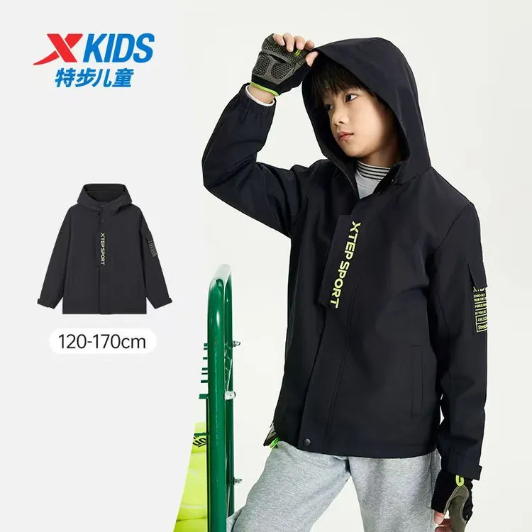 特步童装儿童2025中大童梭织冲锋三防科技风衣男童外套