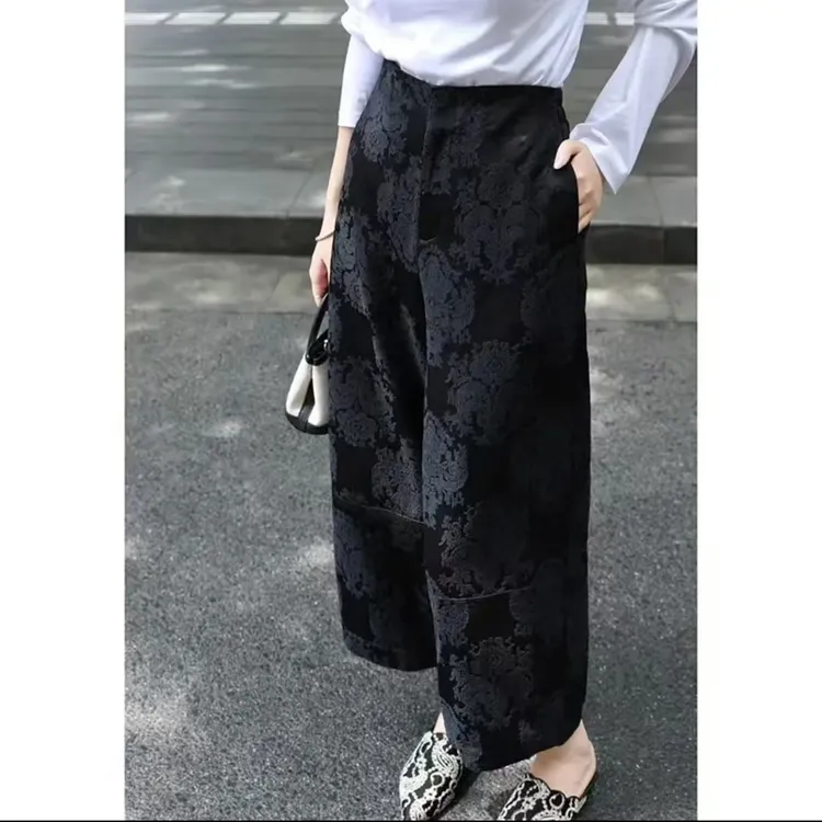 新中式浮雕提花松紧腰长裤女2025早秋复古百搭休闲直筒阔腿裤