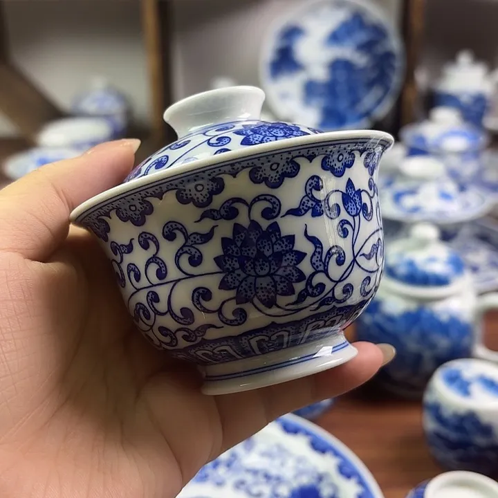 【新品首发】景德镇见燃柴窑青花手绘仿清缠枝莲盖碗110cc