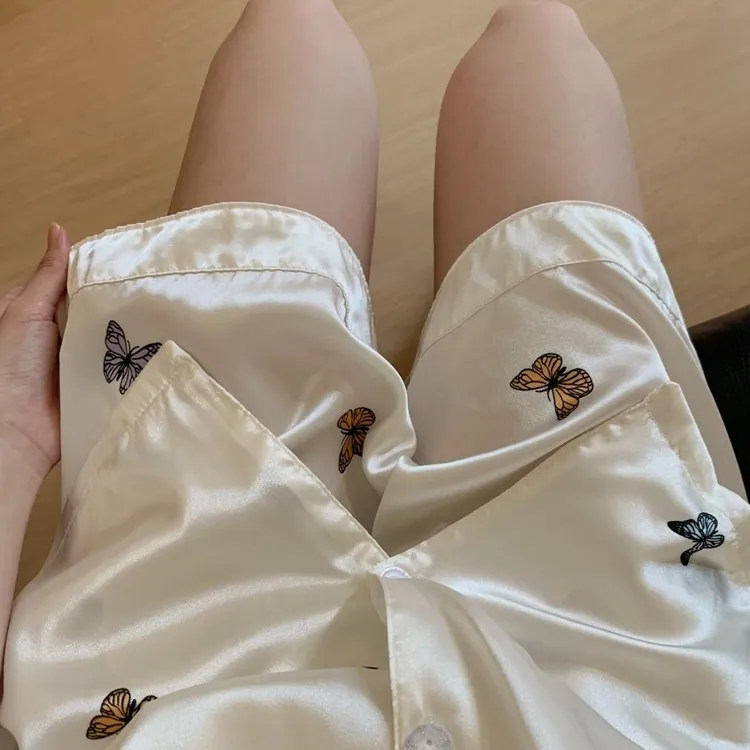 夏季宽松睡衣女款爆款2025新款夏季冰丝短袖短裤家居服套装夏天