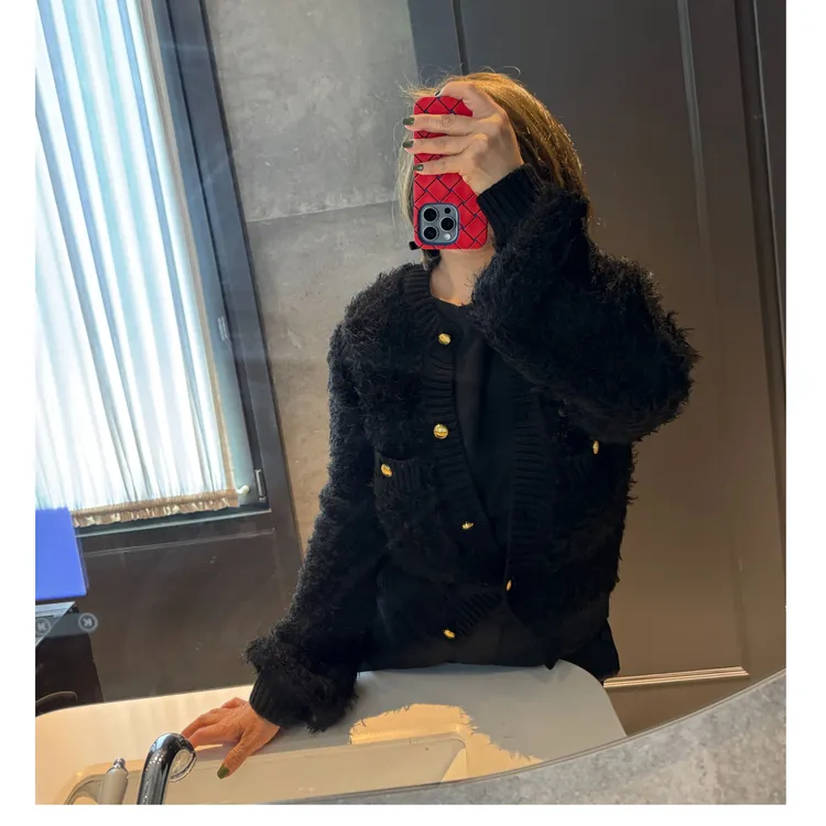 COCOLINDA | 绵羊毛14针黑色毛毛拼接金属开衫外套S2786