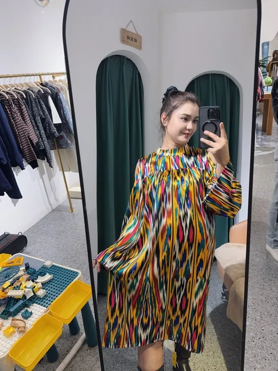 艾德莱斯宽松漏肩连衣裙