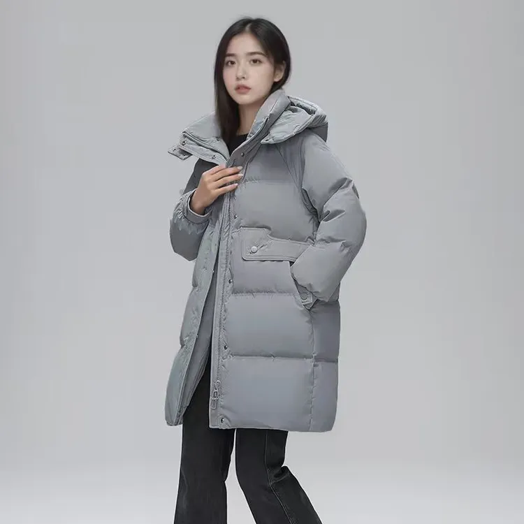 艾格2025新中式女士中长款保暖冬季新款时尚大口袋连帽加厚羽绒服