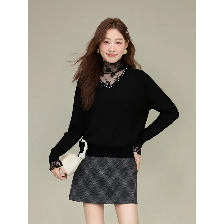 高级感蕾丝领钉珠毛衣女短款秋冬2025新款黑色显瘦好看针织打底衫