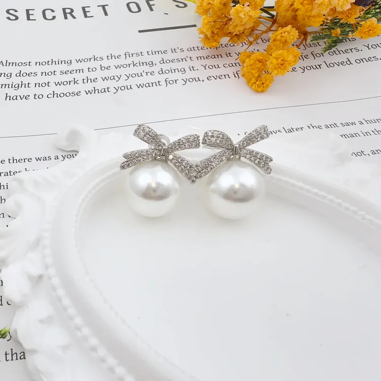 ShineFreely【福满珠圆】蝴蝶结精致轻奢贝珠耳钉耳环925银针14mm