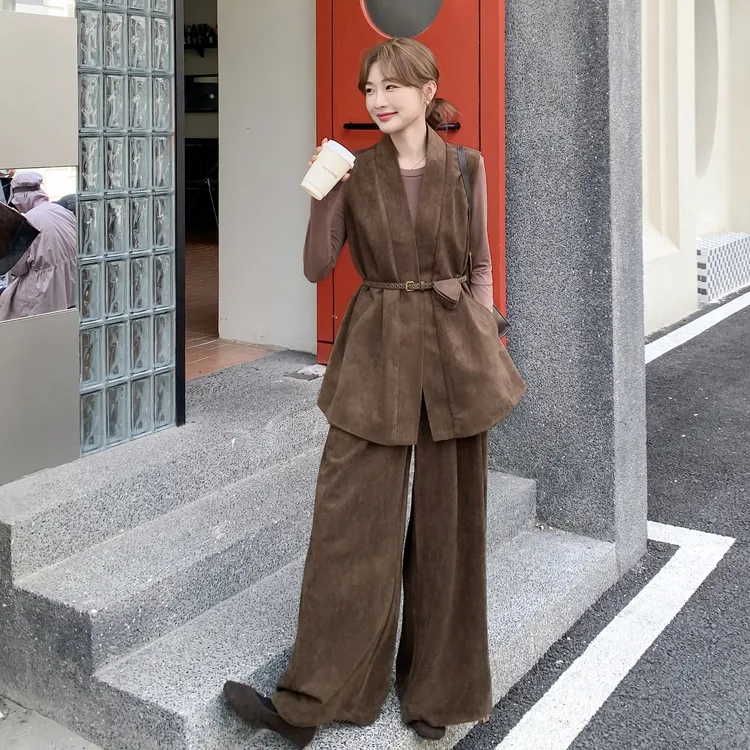 咖色高级感老钱风马甲套装女2025秋季新款法式轻熟风阔腿裤两件套