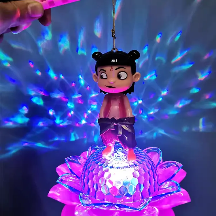 2025新款电动卡通哪吒手提灯笼玩具可旋转投影万向车元宵灯笼玩具