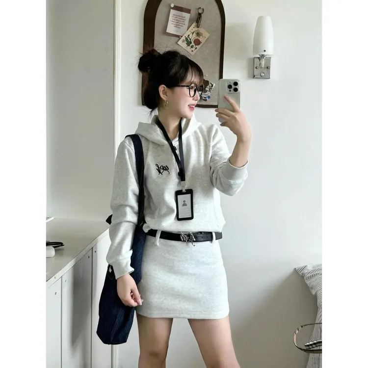 秋冬时尚学院修身显瘦韩系感百搭针织连帽卫衣裙