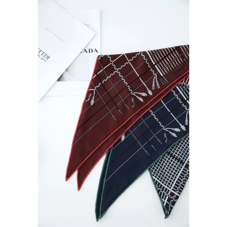 BAYBERYL老贝红绿三角形线条印花复古时尚百搭丝巾9DD5F0622-6/8