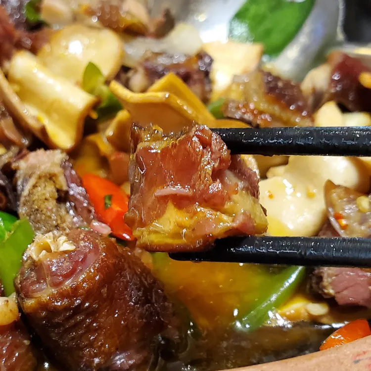 【干锅腊土鸡】桃源小脚土鸡肉质咸香味美贼好吃干锅做法加热即食
