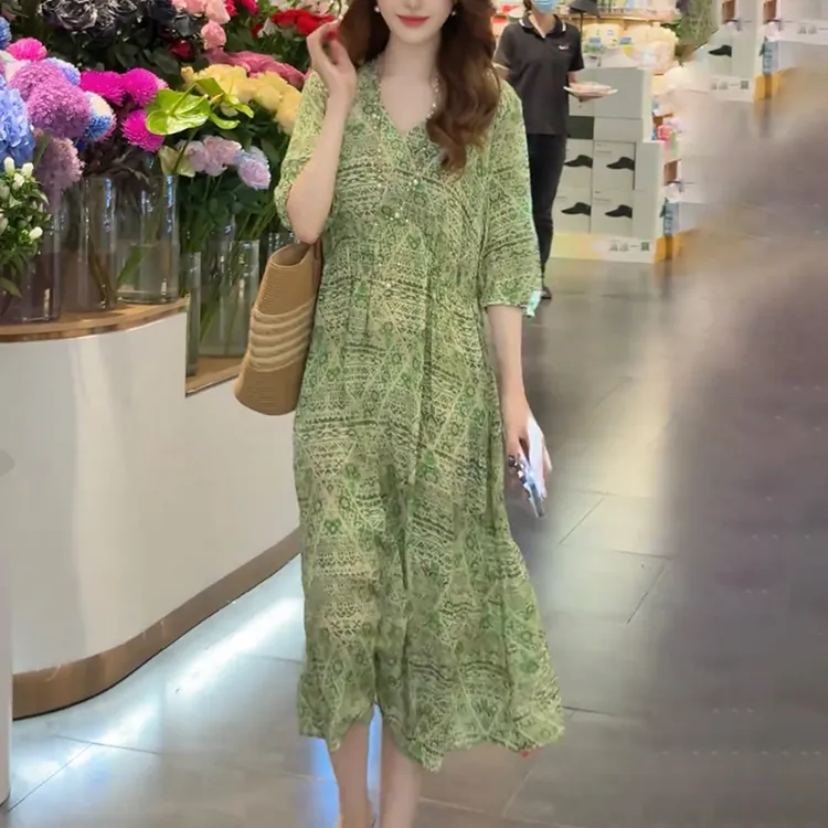 法式碎花印花连衣裙女2025夏季新款小清新收腰显瘦百搭减龄中长裙