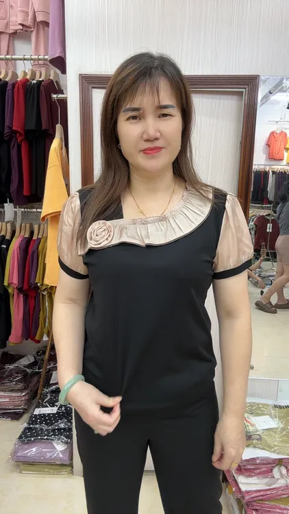 新款短袖气质时尚遮肉显瘦百搭纯色荷叶边上衣5710