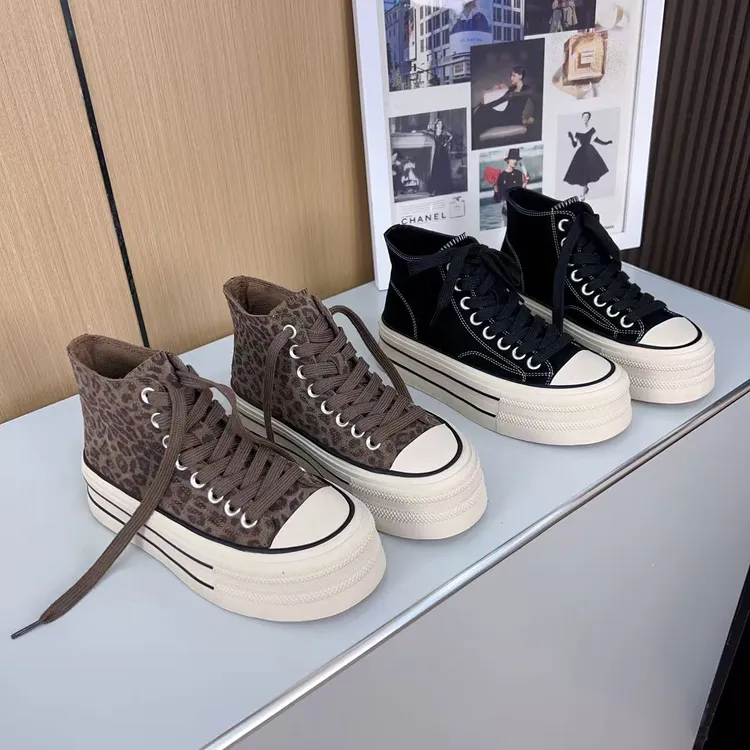 【多多】秋冬新款欧货牛皮匡家经典加绒厚底时尚休闲鞋