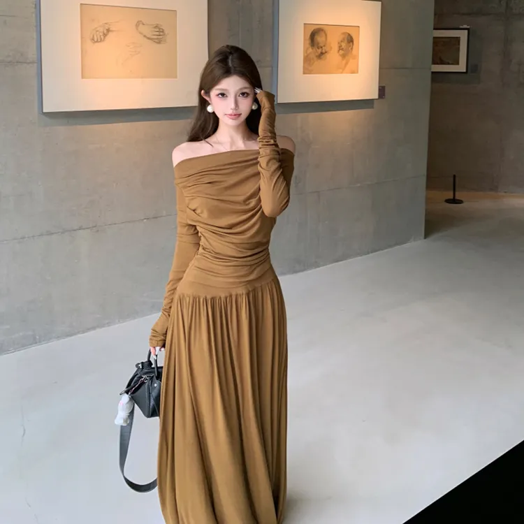 轻熟风氛围感褶皱露肩一字领上衣T恤衫女垂感半身裙时尚法式套装