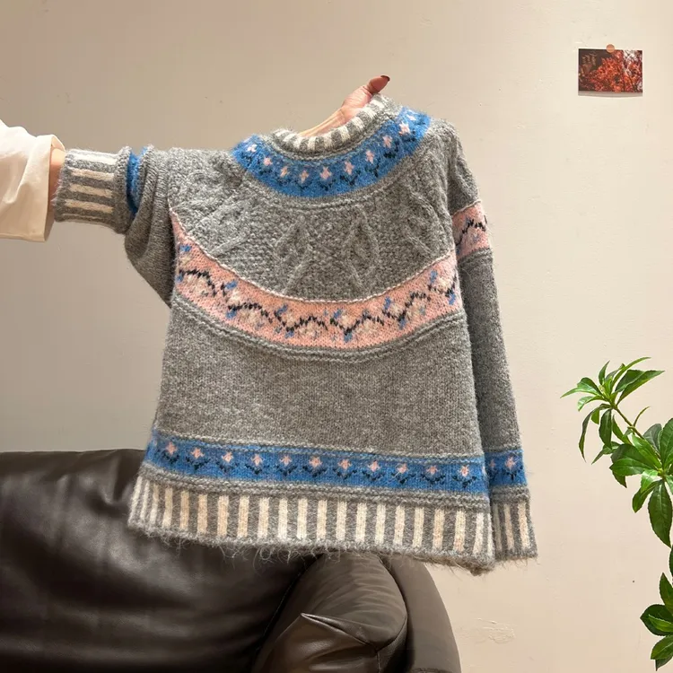 浅灰色费尔岛圆领提花套头毛衣女2025秋冬宽松加厚慵懒风内搭上衣