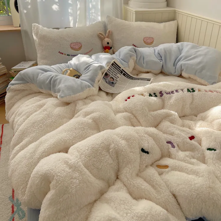 卡通羊羔绒毛巾绣床上四件套加厚双面绒床单被罩牛奶绒宿舍三件套