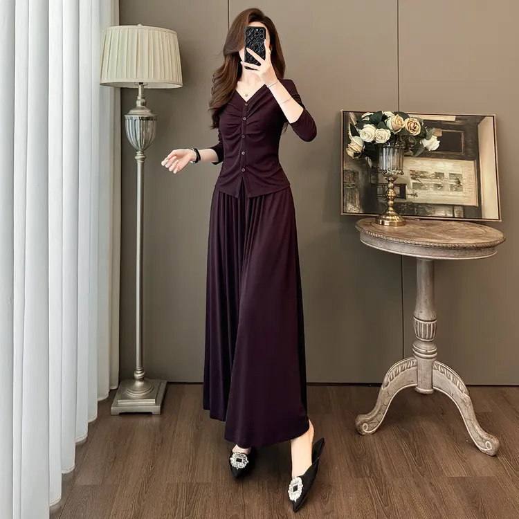 春秋新款温柔风时尚套裙女修身显瘦气质v领洋气上衣半身裙两件套