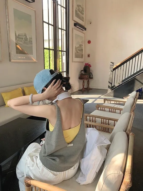 夏季吊带背心女宽松无袖性感露背纯欲辣妹ins外穿百搭针织上衣