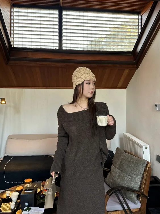 琪琪怪怪大码女装【氛围感玩家】时尚设计感上衣+半身裙T18328QTQ