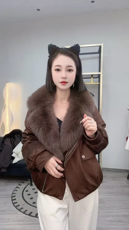 冬季新款海宁大狐狸毛领鹅绒服网红女短外套羽绒服女保暖洋气衣服