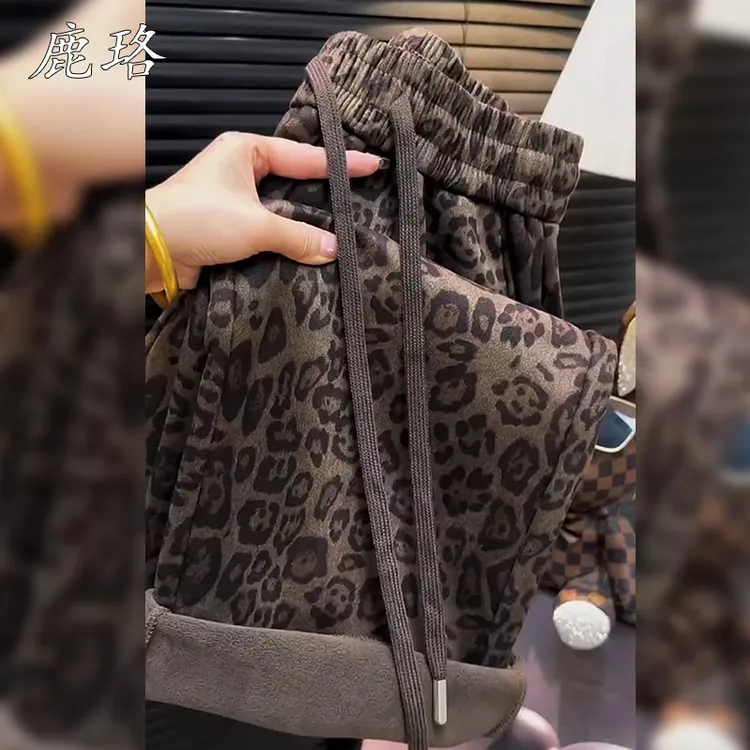 复古豹纹直筒裤女冬季流行风格胖妹妹mm加绒显瘦遮肉垂感休闲裤子