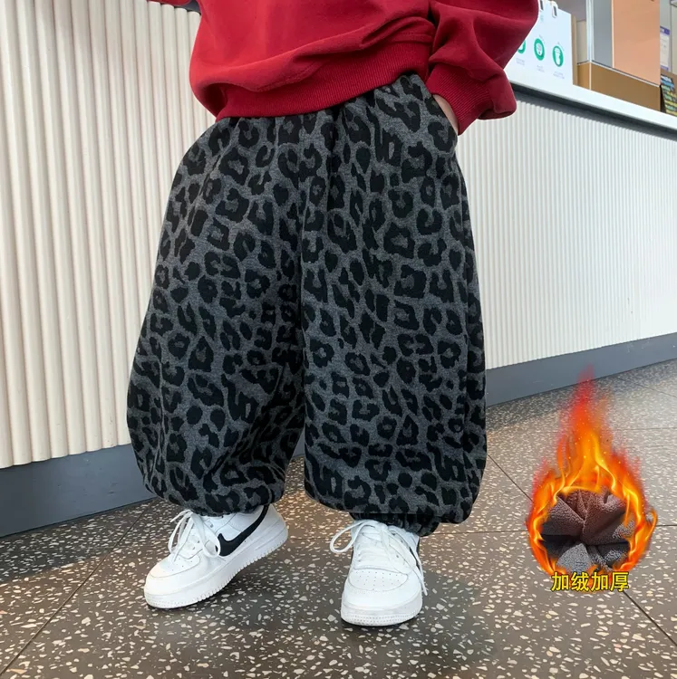儿童裤子男款爆款2025新款女孩潮洋气秋季加绒春秋款宽松豹纹裤子