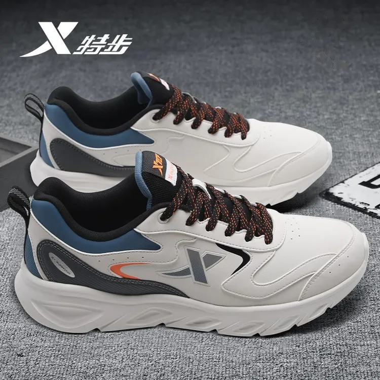 特步男鞋官方正品运动鞋2025秋冬新款皮面休闲鞋子减震跑步鞋男款