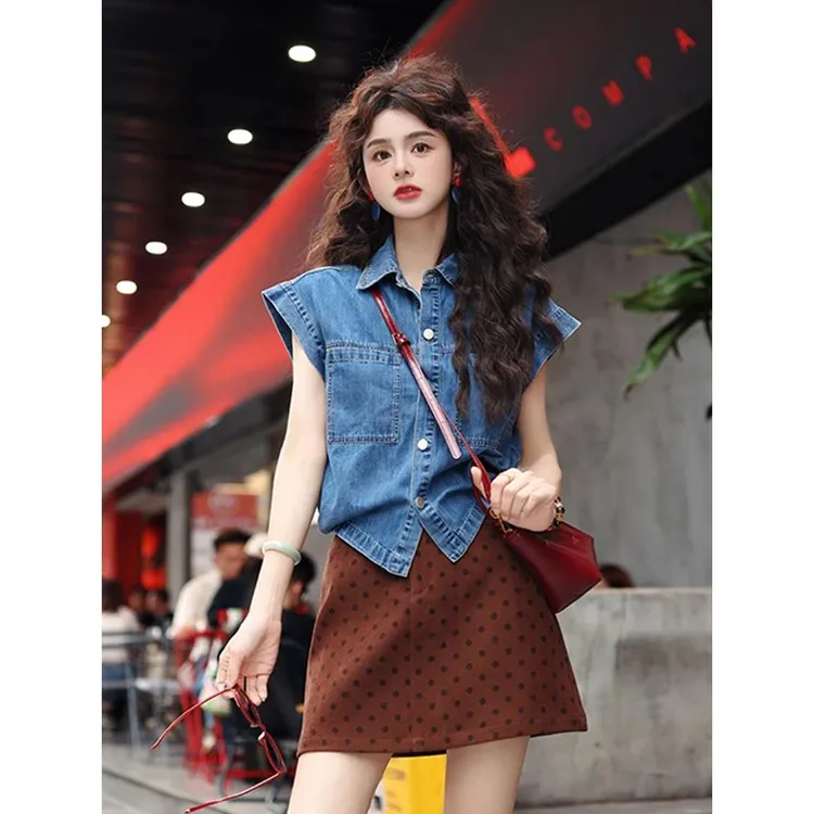 复古港风蓝色小飞袖牛仔衬衫女士设计感夏季2025新款独特漂亮上衣