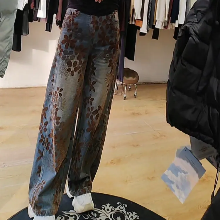 韩衣舍女裤提花牛仔筒裤2025冬植绒加厚阔腿弯刀拖地裤潮个性显瘦