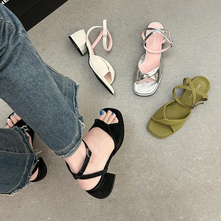 时尚风粗跟绿色凉鞋女仙女风2025夏季新款配裙子一字带高跟鞋女潮