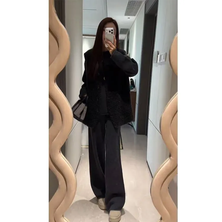 秋冬流行穿搭一整套2025新款韩系高级针织衫叠穿马甲休闲裤三件套