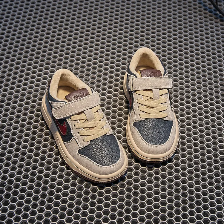 儿童板鞋2025新款秋冬季软底男童运动鞋加绒二棉女童休闲潮跑步鞋