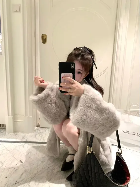 Tt babe 【挽秋入冬】 反季热卖爆品兔毛一体长款外套