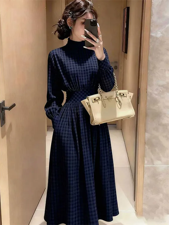 出席重要场合的裙子女秋冬气质收腰显瘦复古藏蓝色格纹长袖连衣裙