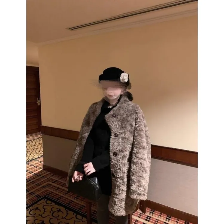 慵懒雪松廓形环保仿羊羔毛皮毛一体女秋冬加厚中长款毛毛外套