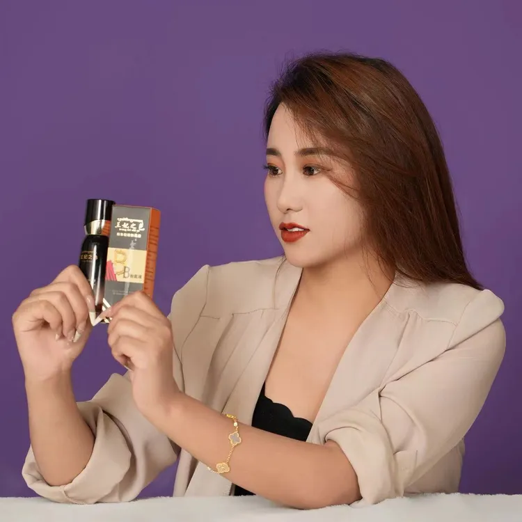 王妃之色持妆轻透粉底液