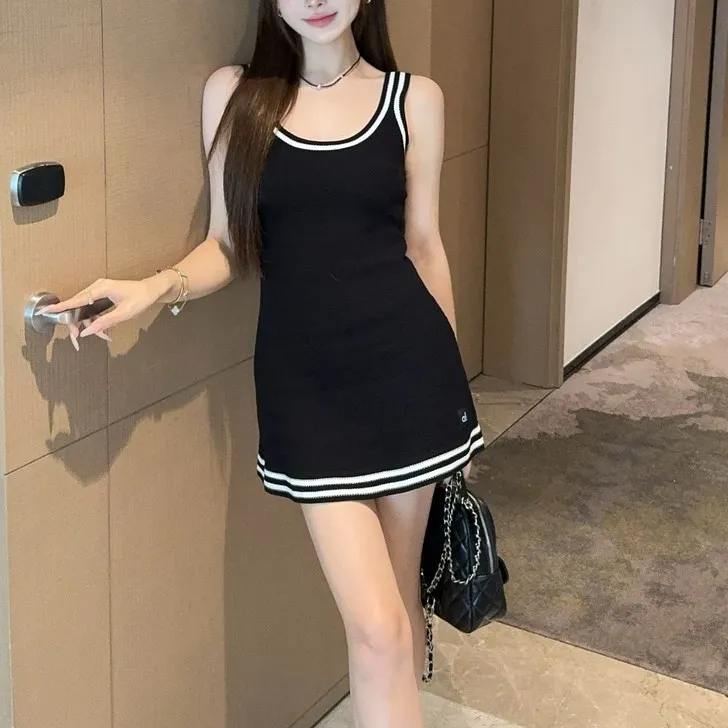 网红洋气炸街女装夏季新款针织无袖连衣裙修身高腰纯欲紧身吊带裙