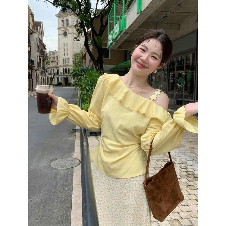 琥珀流光 火火【温柔际遇】韩系温柔斜肩花朵衬衫上衣C36741HH53