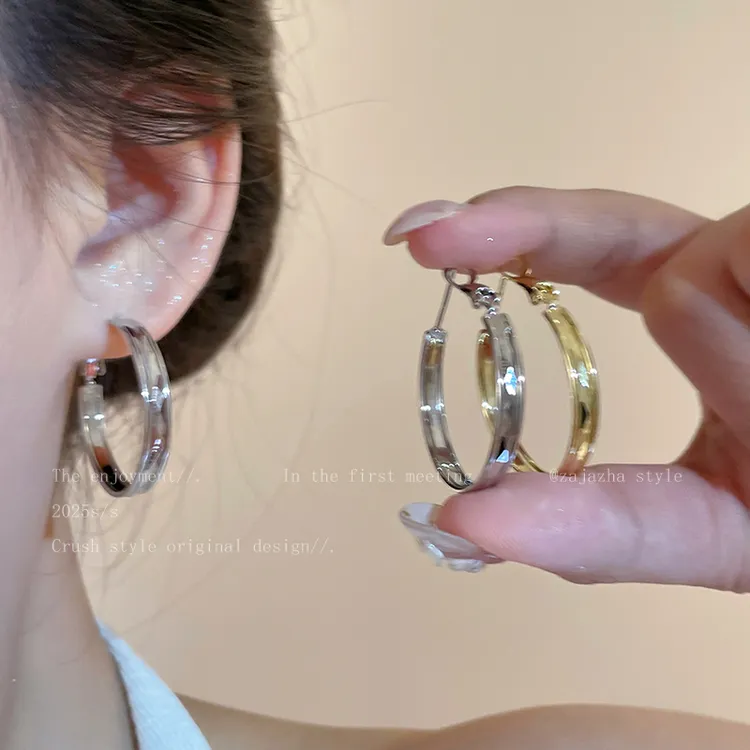 合金耳饰 金色小香菱格宽面耳圈女小众方圆脸高级感夸张大圈耳环